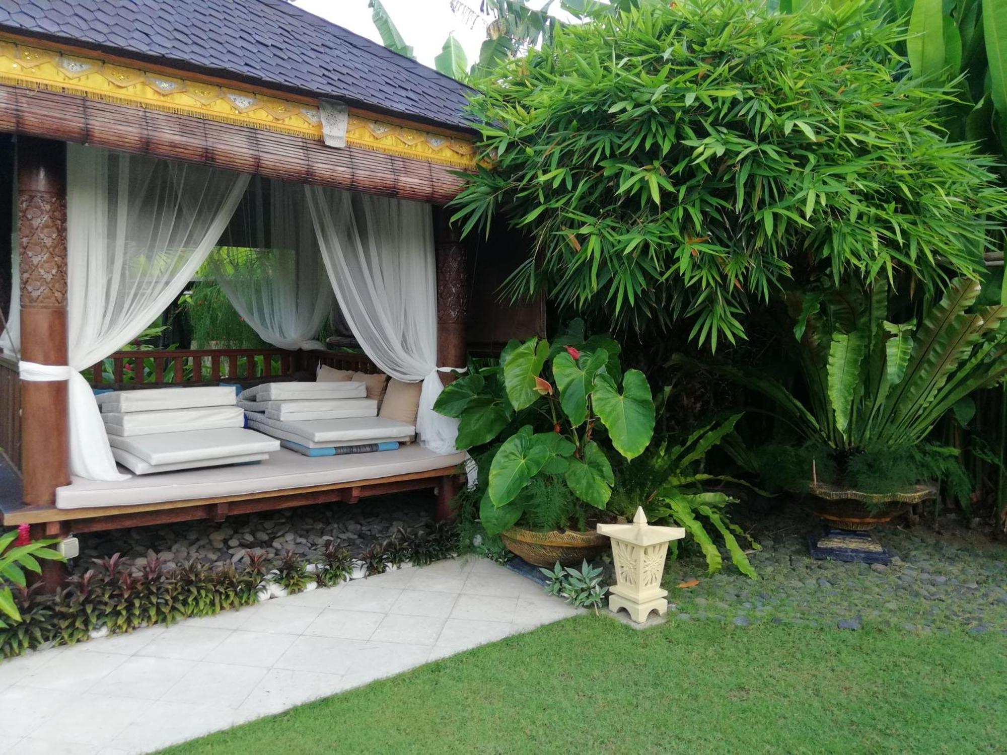Villa Gusmania Candi Dasa  Exterior photo