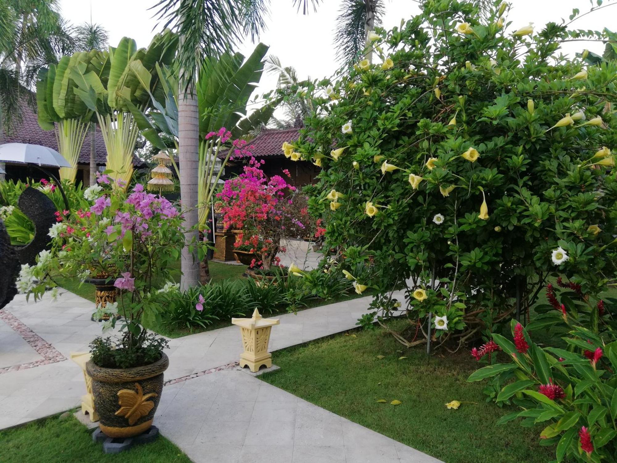 Villa Gusmania Candi Dasa  Exterior photo